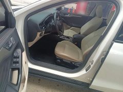 Ford Focus Sedan EcoBoost 180 Automatic Trend - ფოტო 15