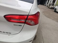 Ford Focus Sedan EcoBoost 180 Automatic Trend - ფოტო 8