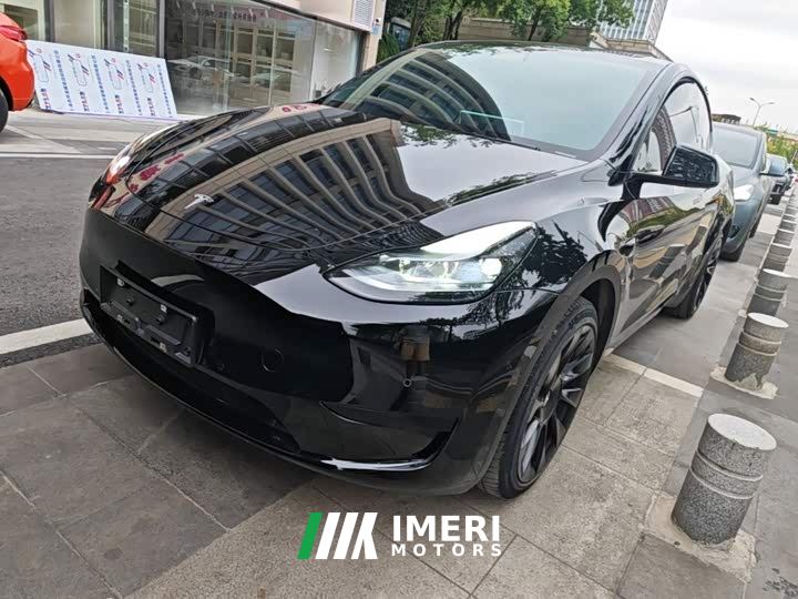 Tesla Model Y Facelift Rear-Wheel Drive
