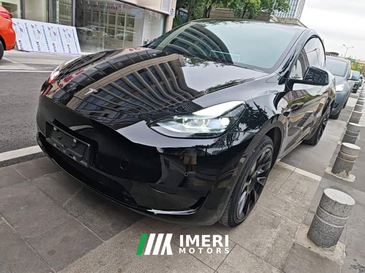Tesla Model Y Facelift Rear-Wheel Drive