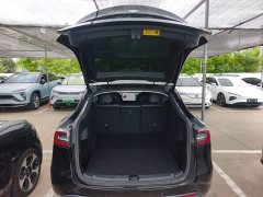 Tesla Model Y Standard Range RWD - ფოტო 19
