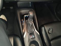 Toyota Corolla Hybrid 1.8H E-CVT Luxury - ფოტო 14