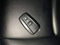 Toyota Corolla Hybrid 1.8H E-CVT Luxury - ფოტო 9