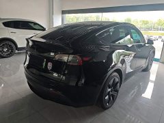 Tesla Model Y Rear-Wheel Drive - ფოტო 7