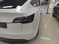 Tesla Model Y Standard Range RWD - ფოტო 8