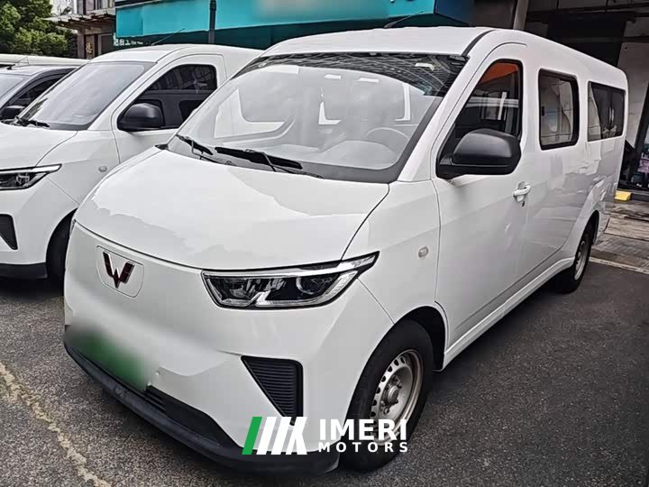 Wuling Yangguang 300km Comfort Passenger Van 75kW