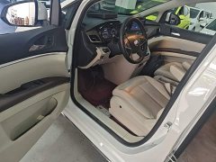Buick GL8 Land Business Class Smart Edition - ფოტო 16