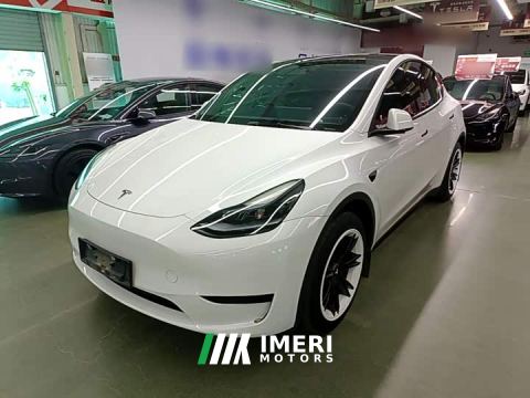 2025 Tesla Model Y Rear-Wheel Drive