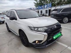 Mitsubishi Outlander 2021 2.4L AWD Radiance Edition 5-Seater - ფოტო 4