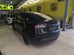 Tesla Model Y Rear-Wheel Drive - ფოტო 5
