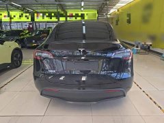 Tesla Model Y Rear-Wheel Drive - ფოტო 6