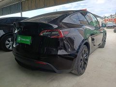 Tesla Model Y Rear-Wheel Drive - ფოტო 7