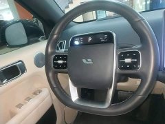 Li Auto L6 Pro - ფოტო 11