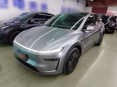 Tesla Model Y Rear-Wheel Drive - ფოტო 1