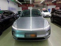 Tesla Model Y Rear-Wheel Drive - ფოტო 3
