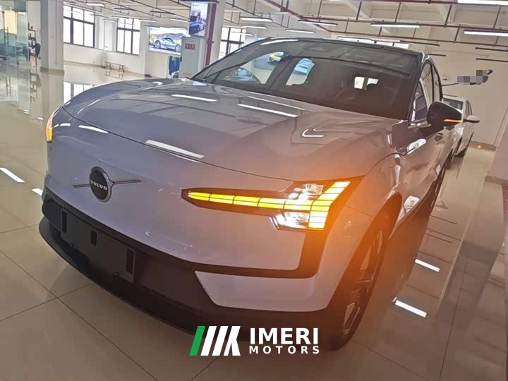 Volvo EX30 2025 RWD Core - ავტომობილი ჩინეთიდან