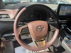 Toyota Gravia 2.5L Hybrid Prestige Plus AWD - ფოტო 15