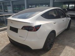 Tesla Model Y Performance All-Wheel Drive - ფოტო 7