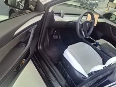 Tesla Model Y Rear-Wheel Drive - ფოტო 16