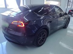 Tesla Model Y Rear-Wheel Drive - ფოტო 7