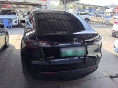 Tesla Model Y Rear-Wheel Drive - ფოტო 6