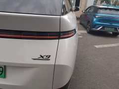 XPeng X9 Pure Electric 702 AWD High Performance Max - ფოტო 8