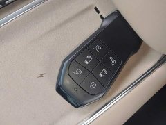 XPeng X9 Pure Electric 702 AWD High Performance Max - ფოტო 9
