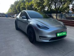 Tesla Model Y Rear-Wheel Drive - ფოტო 4