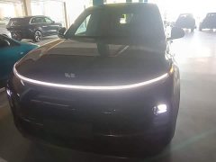 Li Auto L8 2024 Pro - ფოტო 3