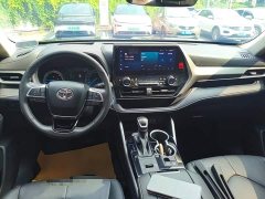 Toyota Highlander 2022 Hybrid 2.5L AWD Premium 7-Seater - ფოტო 14