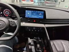 Hyundai Elantra 1.5L CVT Luxury - ფოტო 10