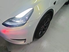 Tesla Model Y Rear-Wheel Drive - ფოტო 19