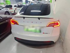 Tesla Model Y Rear-Wheel Drive - ფოტო 4