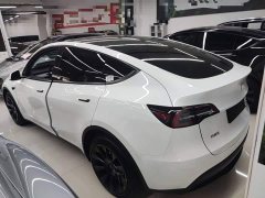 Tesla Model Y Long Range All-Wheel Drive - ფოტო 5