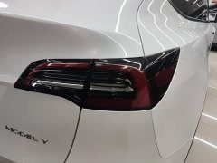 Tesla Model Y Long Range All-Wheel Drive - ფოტო 8