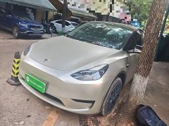 Tesla Model Y Rear-Wheel Drive - ფოტო 2