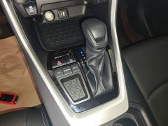 Toyota RAV4 2.0L CVT FWD Urban Edition - ფოტო 14