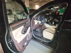 Toyota Highlander Hybrid 2.5L AWD Premium 7-Seater - ფოტო 14
