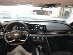 Hyundai Elantra 1.5L CVT GLX Elite - ფოტო 10