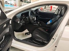 Hyundai Elantra 1.5L CVT GLX Elite - ფოტო 16
