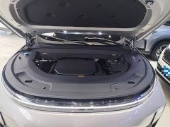 Li Auto L7 2024 Ultra - ფოტო 20