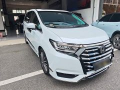 Honda Odyssey 2.0L e:HEV Luxury - ფოტო 4