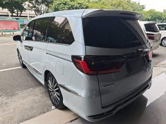 Honda Odyssey 2.0L e:HEV Luxury - ფოტო 5