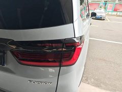 Honda Odyssey 2.0L e:HEV Luxury - ფოტო 8