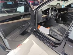 Volkswagen Passat 330TSI Luxury - ფოტო 16