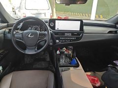 Lexus ES 200 Excellence Edition - ფოტო 10