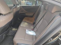 Lexus ES 200 Excellence Edition - ფოტო 17