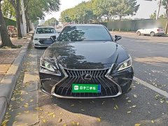 Lexus ES 200 Excellence Edition - ფოტო 3