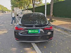 Lexus ES 200 Excellence Edition - ფოტო 6