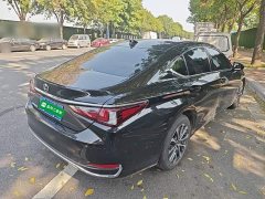 Lexus ES 200 Excellence Edition - ფოტო 7